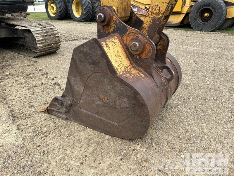 CAT 318CL Tracked Excavator Roomikekskavaatorid