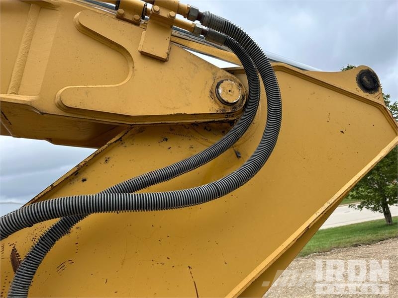 CAT 318CL Tracked Excavator Roomikekskavaatorid