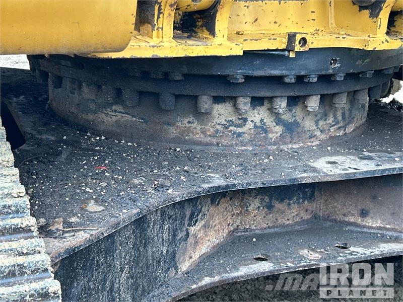 CAT 318CL Tracked Excavator Roomikekskavaatorid