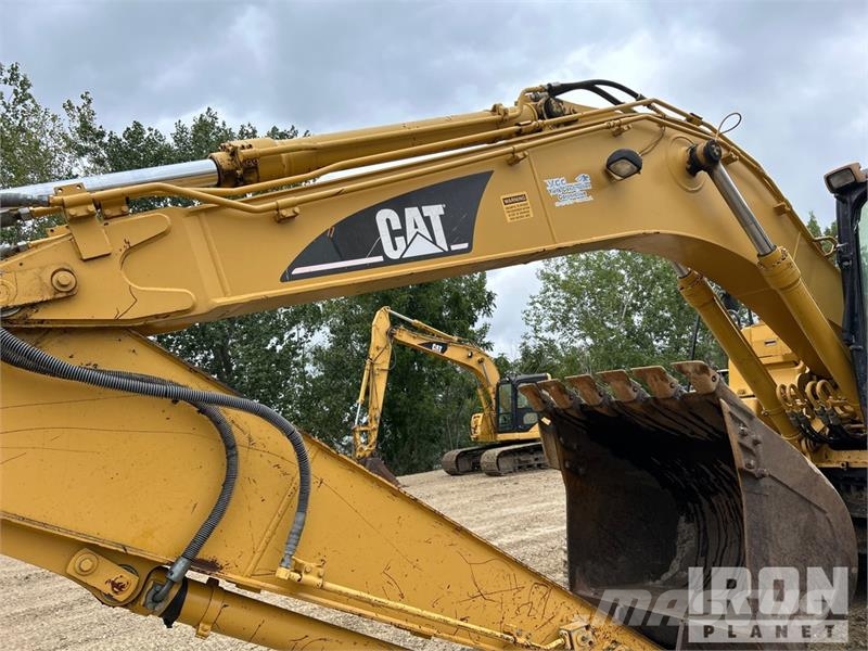 CAT 318CL Tracked Excavator Roomikekskavaatorid