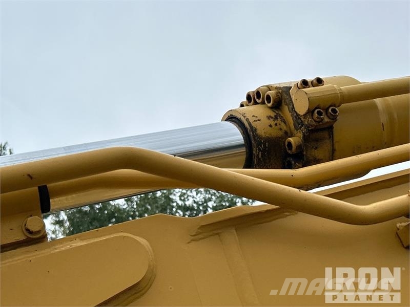 CAT 318CL Tracked Excavator Roomikekskavaatorid