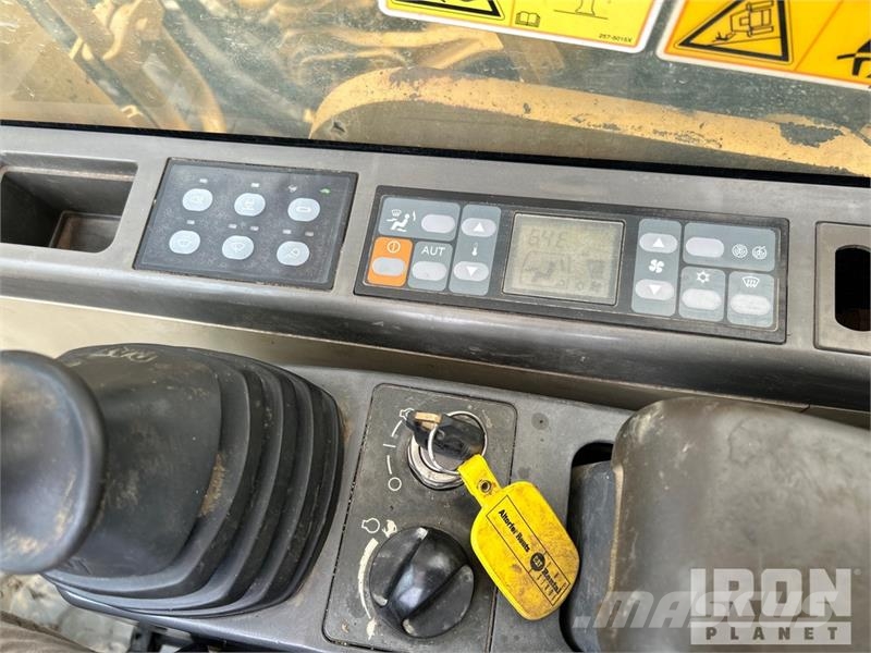 CAT 318CL Tracked Excavator Roomikekskavaatorid