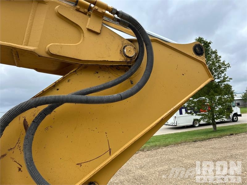 CAT 318CL Tracked Excavator Roomikekskavaatorid