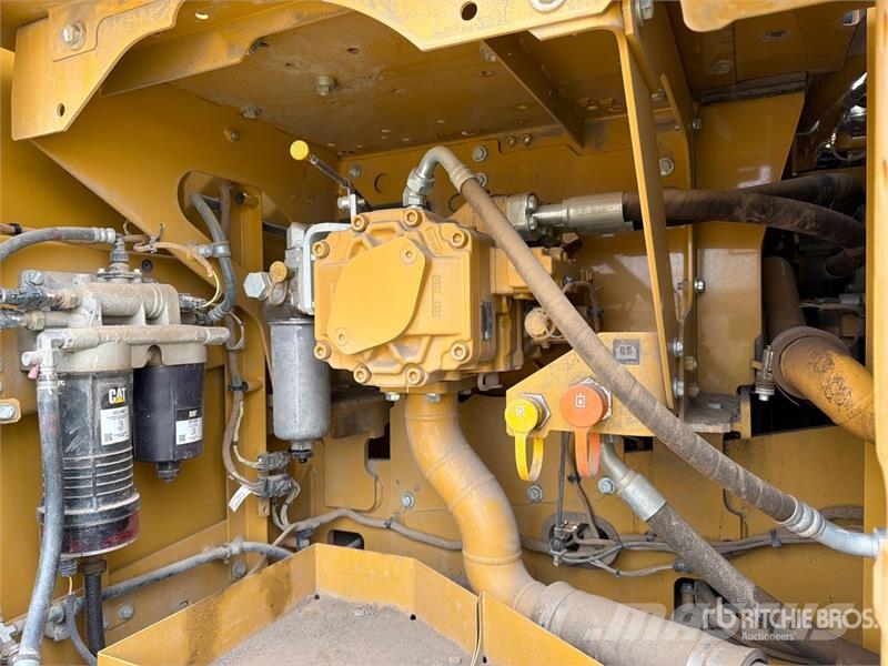 CAT 320 Tracked Excavator Crawler excavators