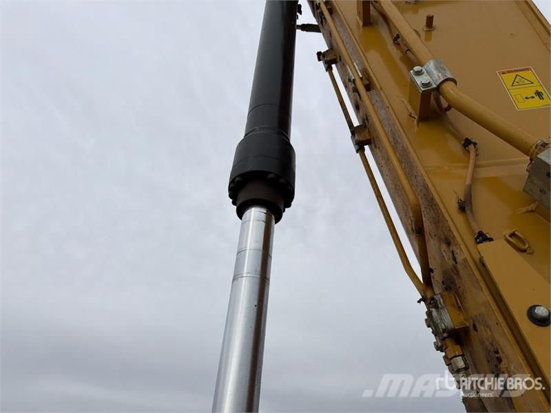 CAT 320 Tracked Excavator Crawler excavators