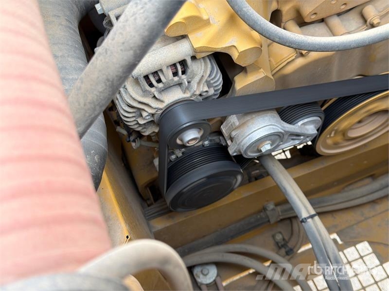 CAT 320 Tracked Excavator Crawler excavators