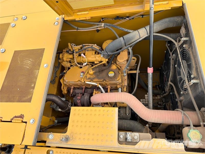 CAT 320 Tracked Excavator Crawler excavators