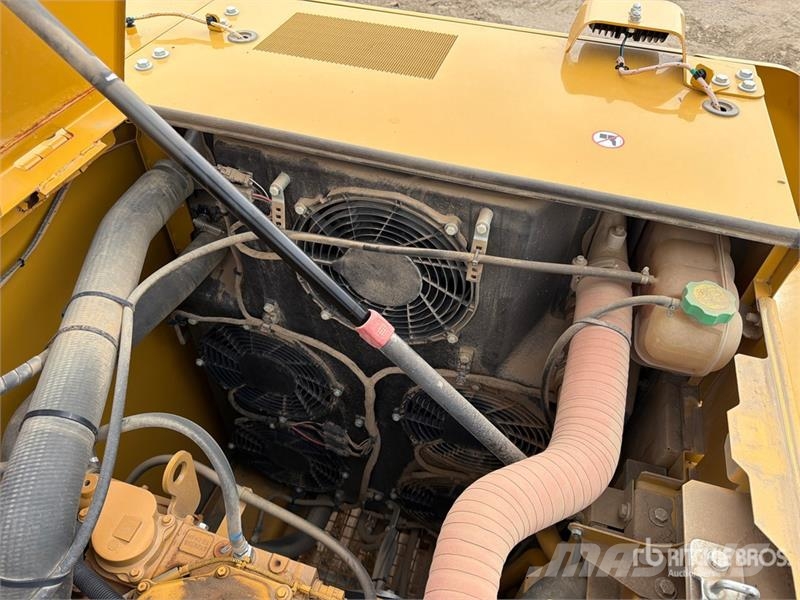 CAT 320 Tracked Excavator Crawler excavators