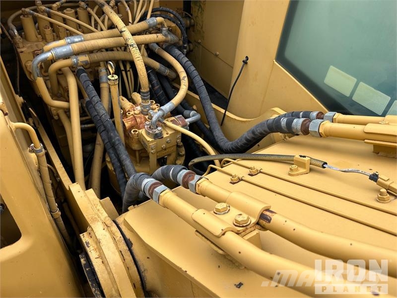 CAT 320CL Tracked Excavator Roomikekskavaatorid