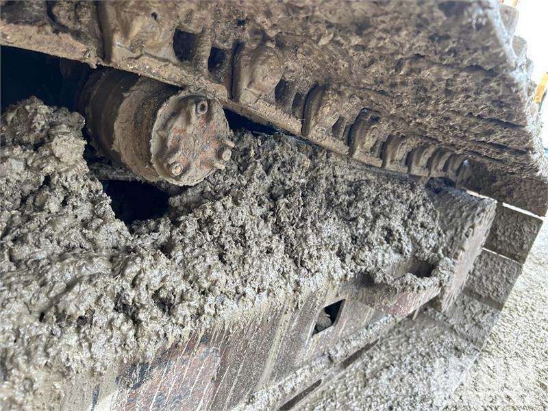 CAT 320CL Tracked Excavator Roomikekskavaatorid