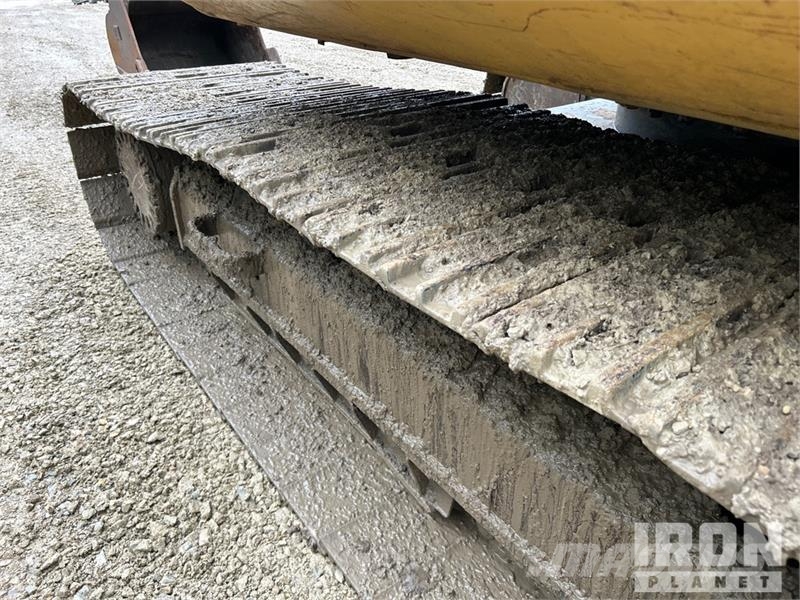 CAT 320CL Tracked Excavator Roomikekskavaatorid