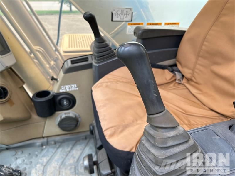 CAT 320CL Tracked Excavator Roomikekskavaatorid