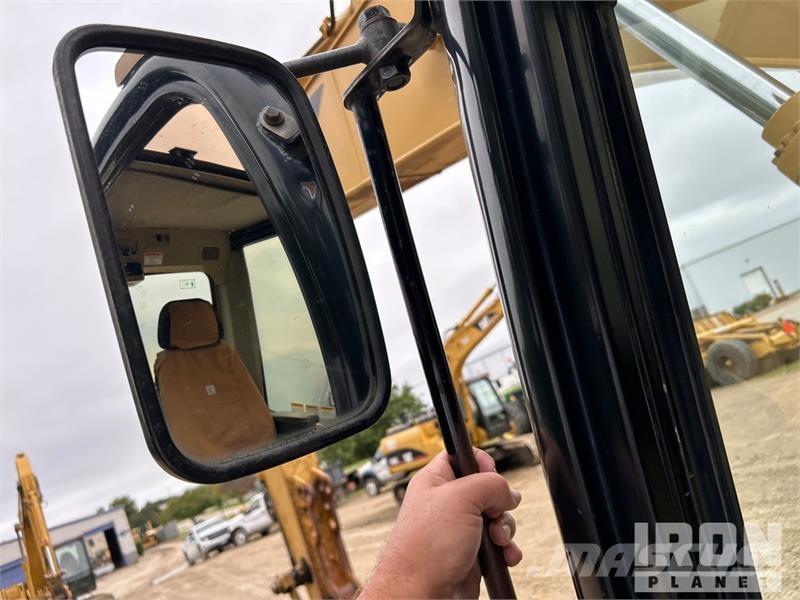 CAT 320CL Tracked Excavator Roomikekskavaatorid