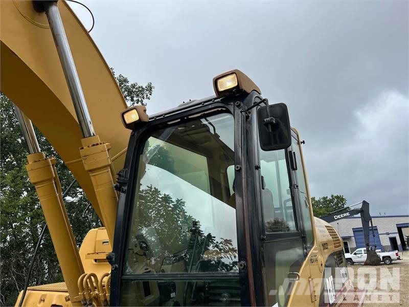 CAT 320CL Tracked Excavator Roomikekskavaatorid