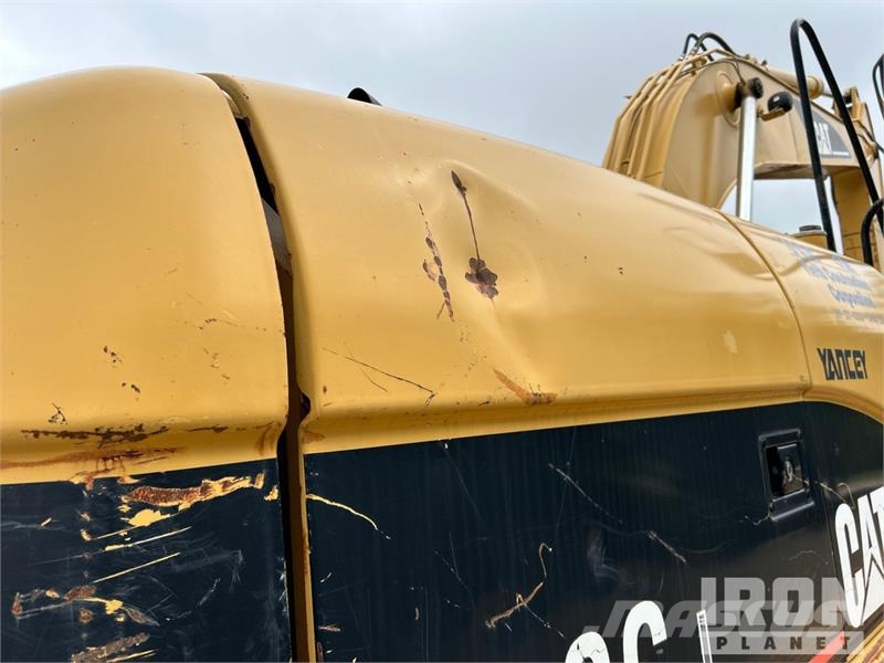 CAT 320CL Tracked Excavator Roomikekskavaatorid
