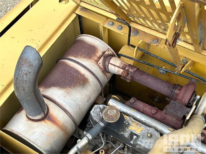 CAT 320CL Tracked Excavator Roomikekskavaatorid