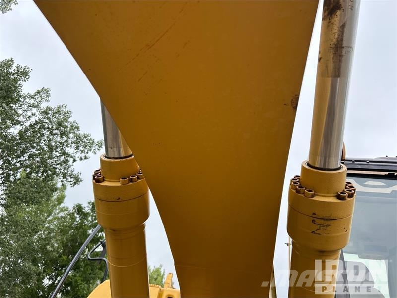 CAT 320CL Tracked Excavator Roomikekskavaatorid