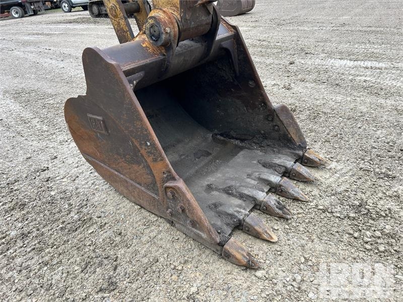 CAT 320CL Tracked Excavator Roomikekskavaatorid