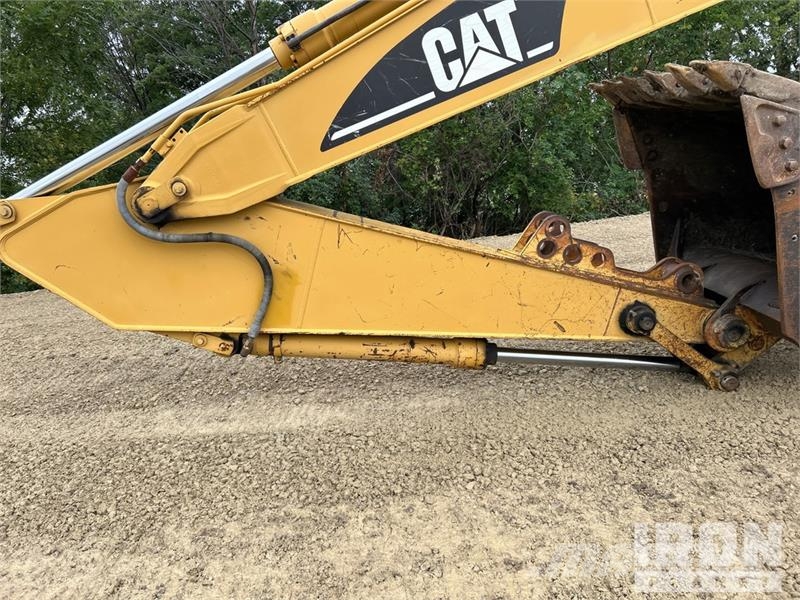 CAT 320CL Tracked Excavator Roomikekskavaatorid