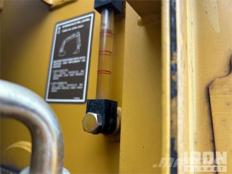 CAT 320CL Tracked Excavator Roomikekskavaatorid