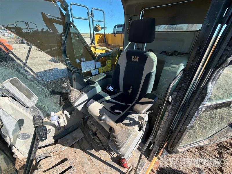 CAT 320E Pásová rýpadla