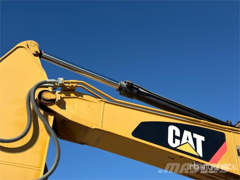 CAT 320E Pásová rýpadla