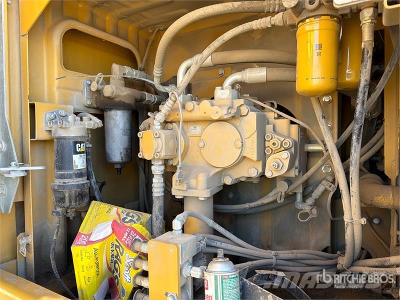 CAT 320E Pásová rýpadla