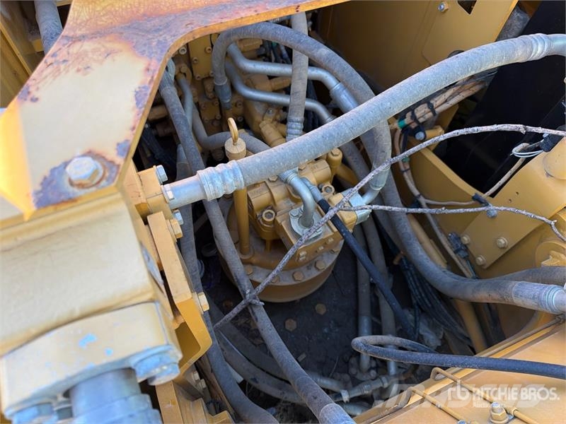 CAT 320E Pásová rýpadla