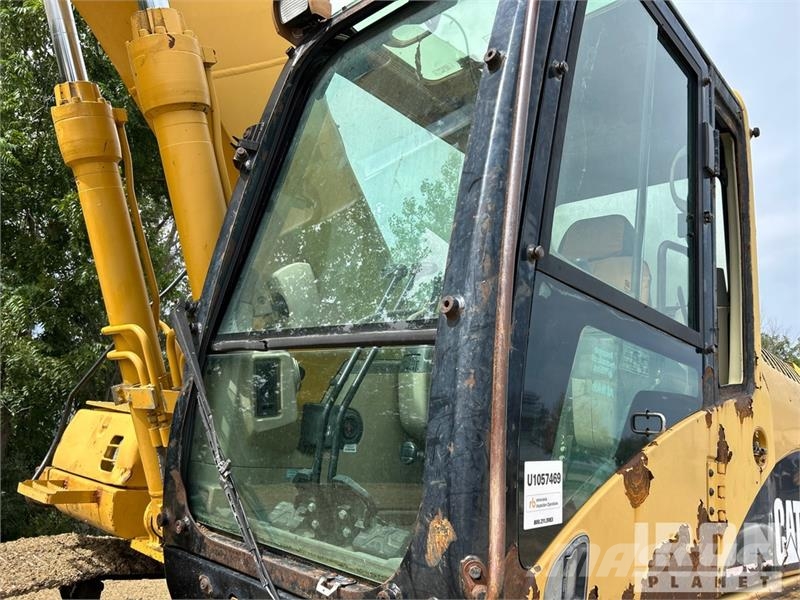 CAT 322C L Tracked Excavator Lánctalpas kotrók