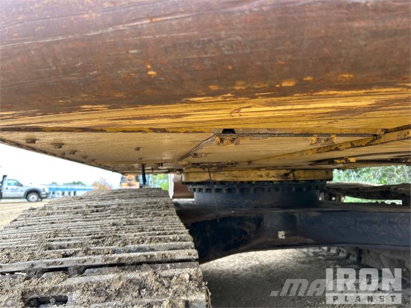 CAT 322C L Tracked Excavator Lánctalpas kotrók