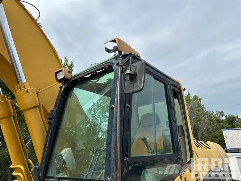 CAT 322C L Tracked Excavator Lánctalpas kotrók