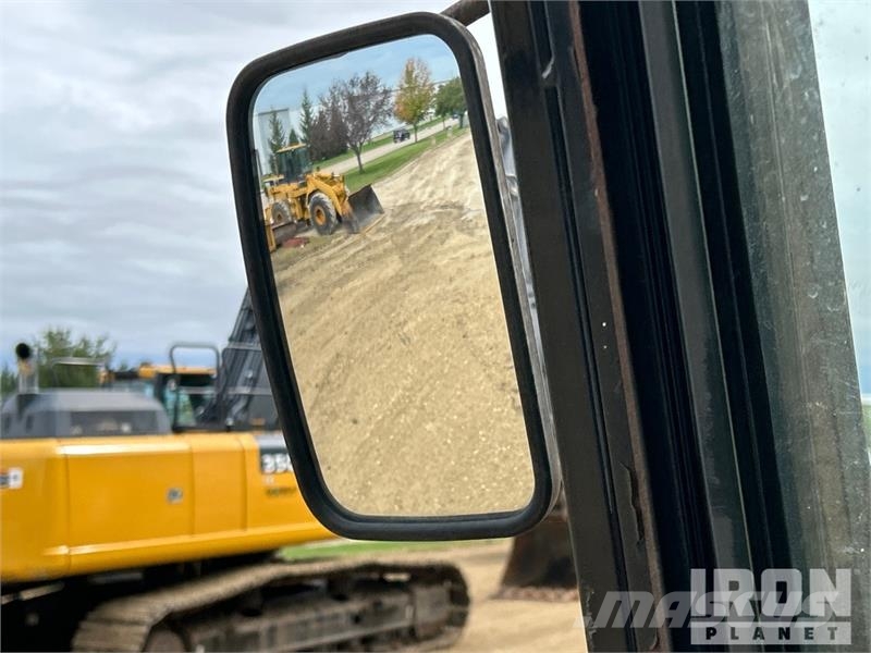CAT 322C L Tracked Excavator Lánctalpas kotrók