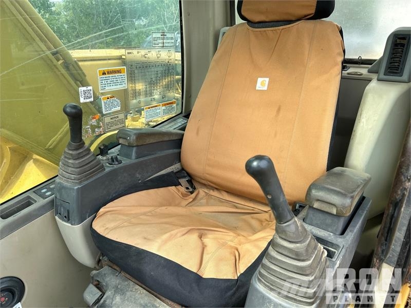 CAT 322C L Tracked Excavator Lánctalpas kotrók