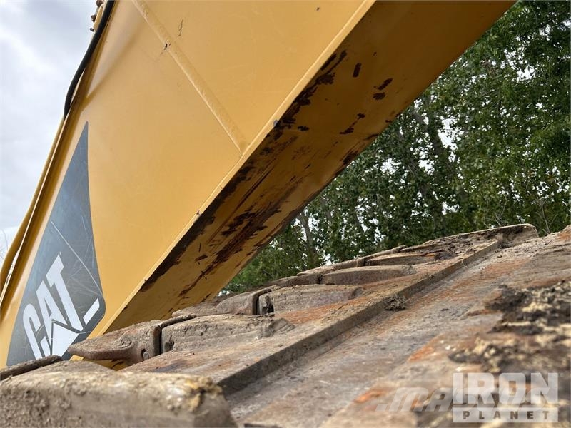 CAT 322C L Tracked Excavator Lánctalpas kotrók