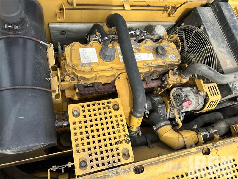 CAT 322C L Tracked Excavator Lánctalpas kotrók