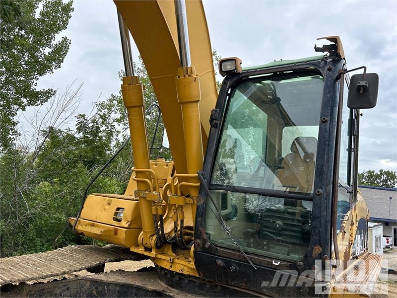 CAT 322C L Tracked Excavator Lánctalpas kotrók