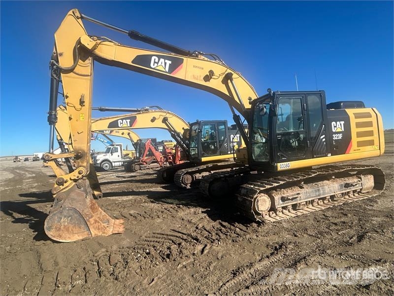 CAT 323F L Tracked Excavator Bagri goseničarji