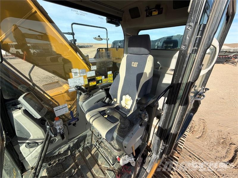 CAT 323F L Tracked Excavator حفارات زحافة