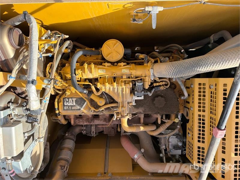 CAT 323F L Tracked Excavator حفارات زحافة