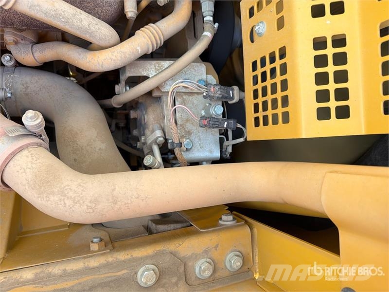 CAT 323F L Tracked Excavator حفارات زحافة