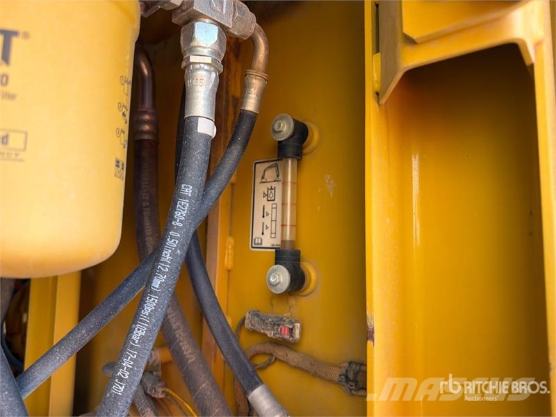 CAT 323F L Tracked Excavator حفارات زحافة