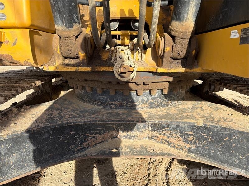 CAT 323F L Tracked Excavator حفارات زحافة