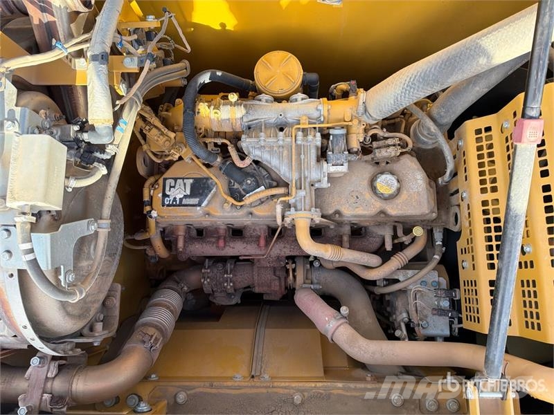 CAT 323F L Tracked Excavator حفارات زحافة