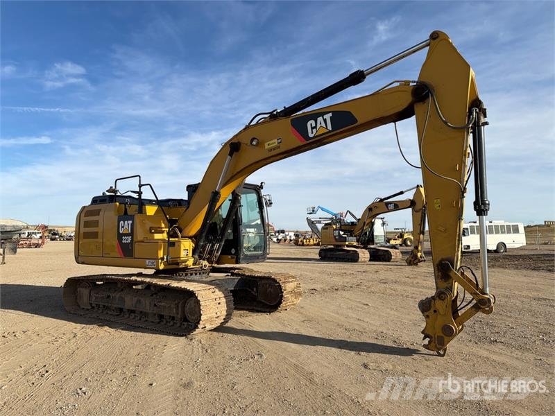 CAT 323F L Tracked Excavator حفارات زحافة