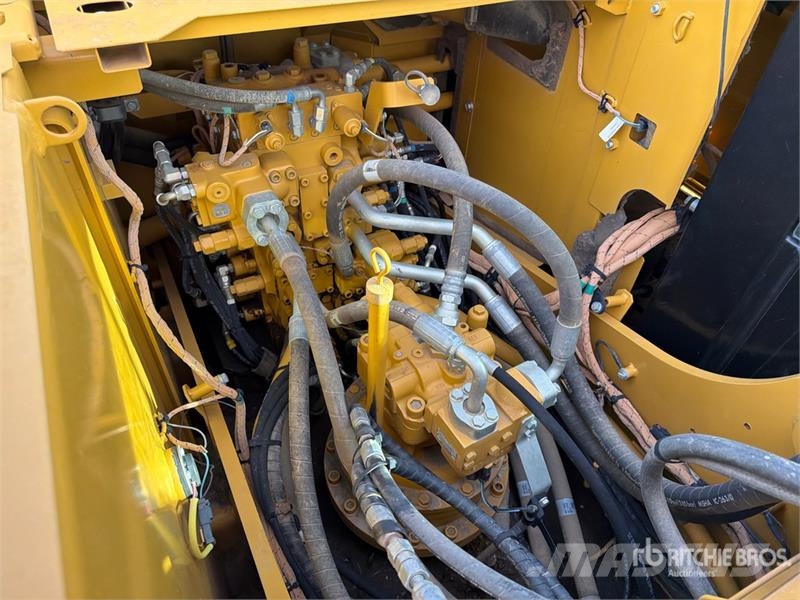 CAT 323F L Tracked Excavator حفارات زحافة