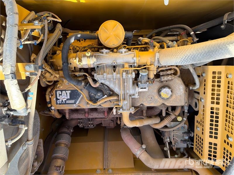 CAT 323F L Tracked Excavator حفارات زحافة