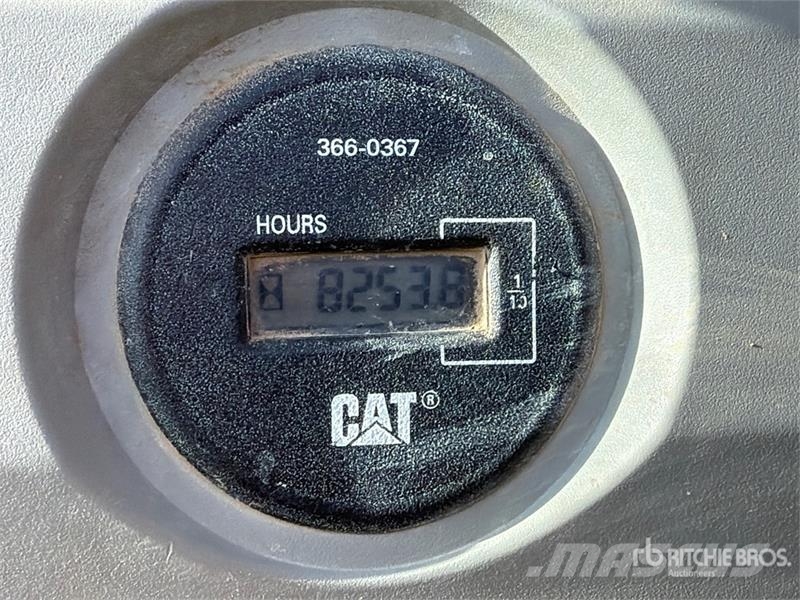 CAT 323F L Tracked Excavator حفارات زحافة