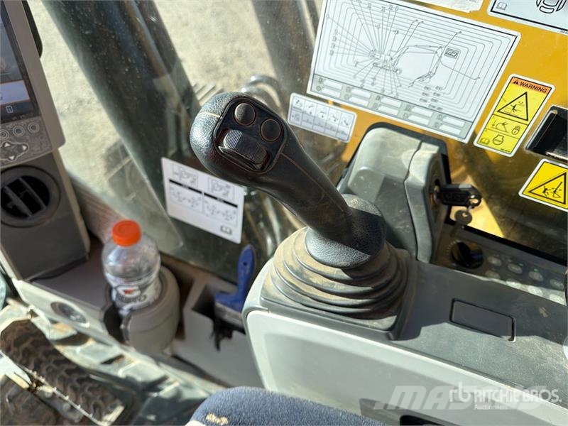 CAT 323F L Tracked Excavator حفارات زحافة