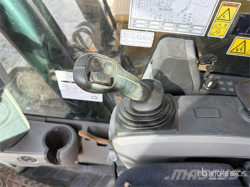 CAT 323F L Tracked Excavator حفارات زحافة