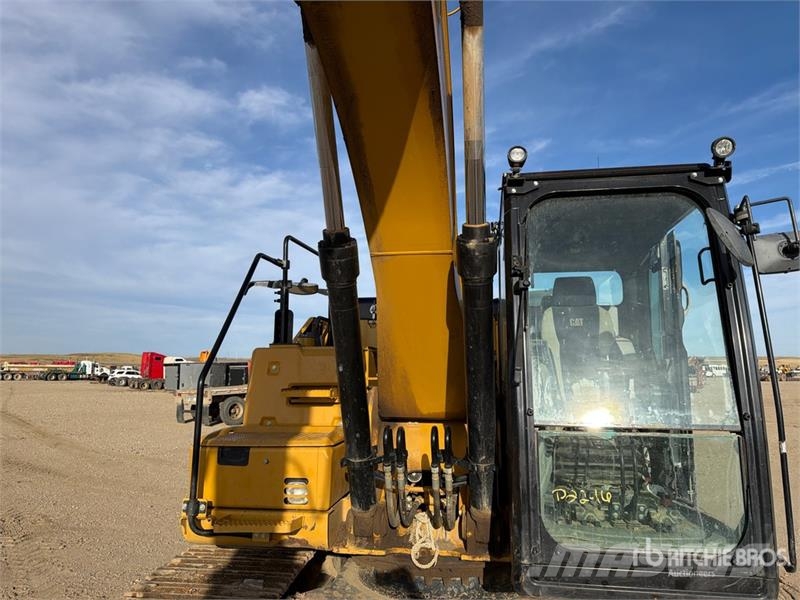 CAT 323F L Tracked Excavator حفارات زحافة